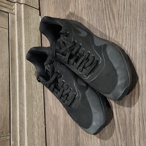 Nike Black Air Max 1 Ultra 704995-003 Size 9.5